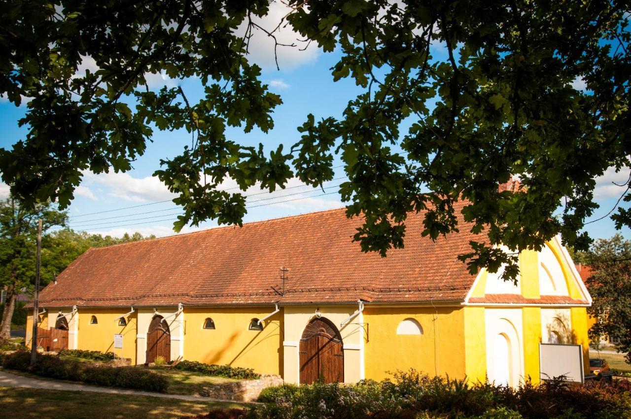 Apartamenty Ornamental Farm Bukowiec Bukowiec  Bagian luar foto