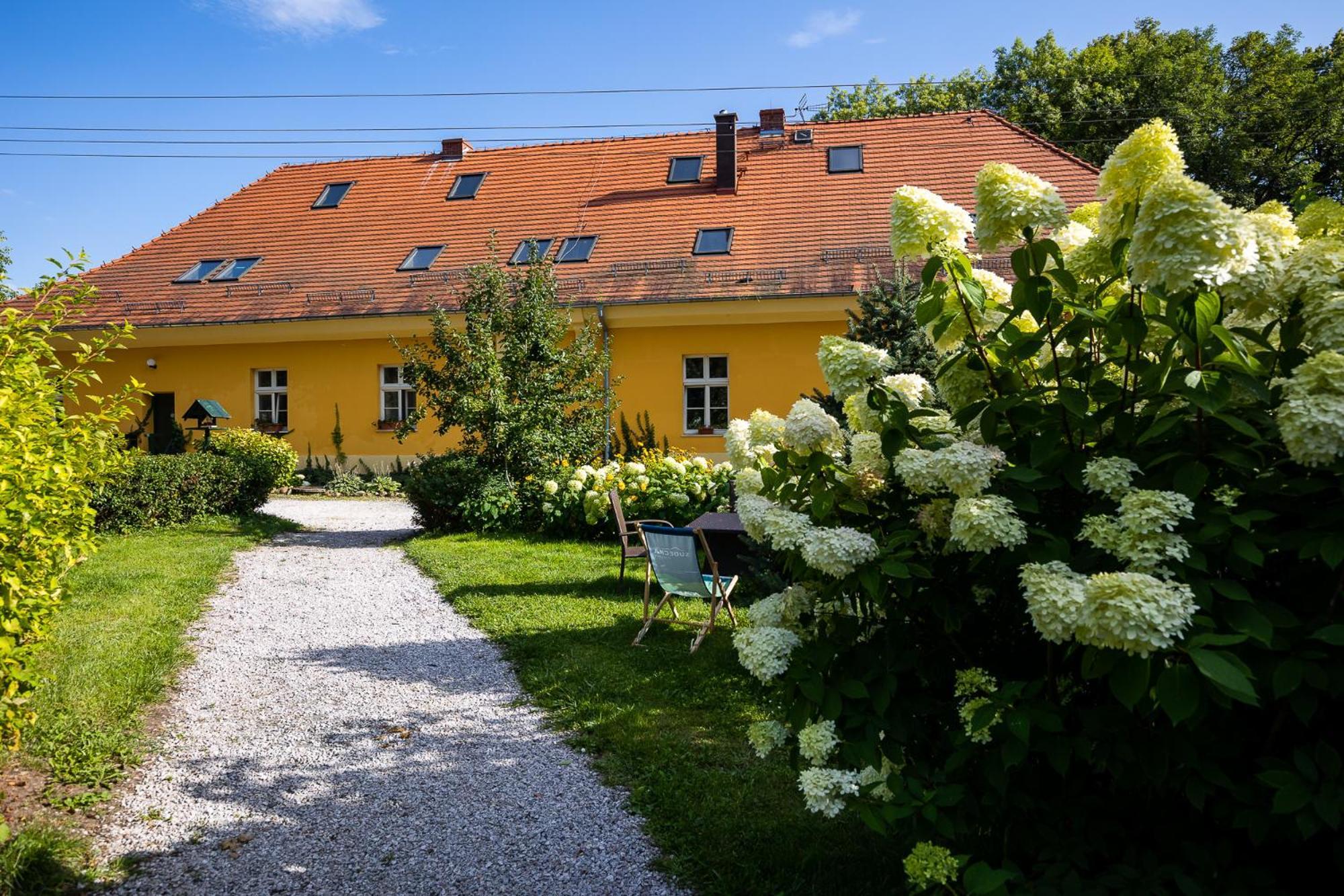 Apartamenty Ornamental Farm Bukowiec Bukowiec  Bagian luar foto